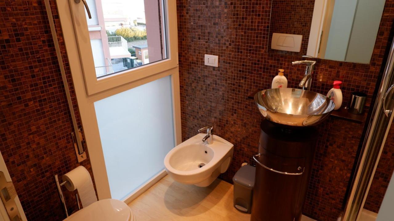 App4Rent Augustus Sea View - Family House - Wifi&Parking - 3 Rooms Lido di Jesolo Exteriör bild