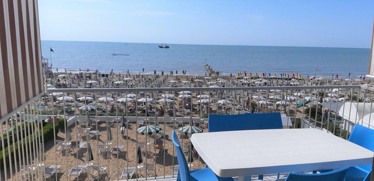 App4Rent Augustus Sea View - Family House - Wifi&Parking - 3 Rooms Lido di Jesolo Exteriör bild