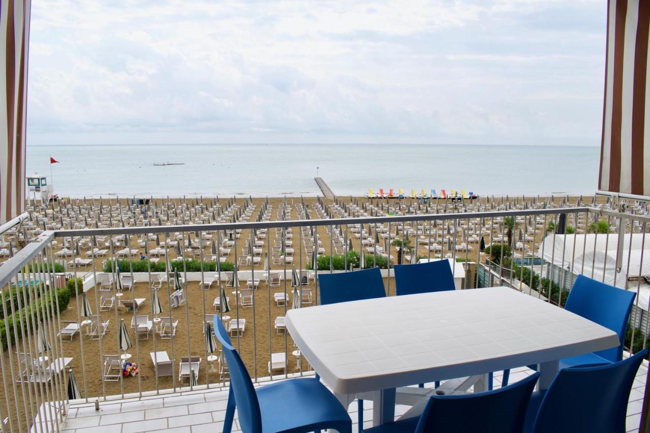 App4Rent Augustus Sea View - Family House - Wifi&Parking - 3 Rooms Lido di Jesolo Exteriör bild