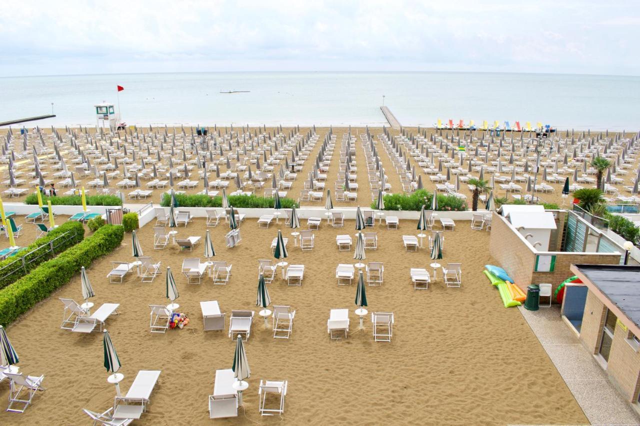 App4Rent Augustus Sea View - Family House - Wifi&Parking - 3 Rooms Lido di Jesolo Exteriör bild